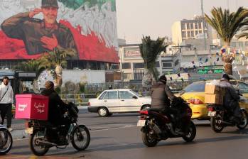 Estados Unidos hace un llamado a los ciudadanos o residentes en Irán a que abandonen el país. FOTO: XINHUA