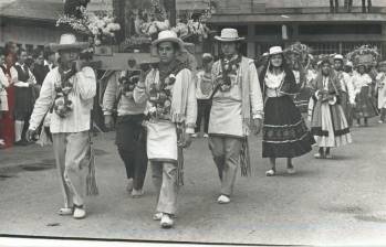 Desfile de silleteros en 1971. Foto: Archivo El Colombiano
