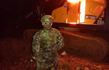 La maquinaria fue destruida por los efectivos militares que realizaron el operartivo en el Bajo Cauca. FOTO: CORTESÍA BRIGADA 11