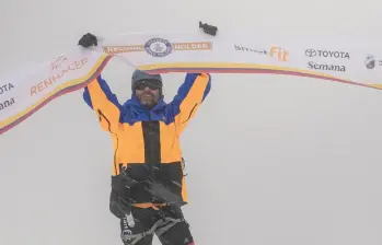 Mauricio, cuando logró el récord guinness en el Reto Nevados en 2021. FOTO MAURICIO SALAZAR