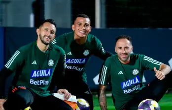 Ospina (derecha), junto a Camilo Vargas y Kevir Mier, los arqueros de la Selección. Foto: Selección Colombia