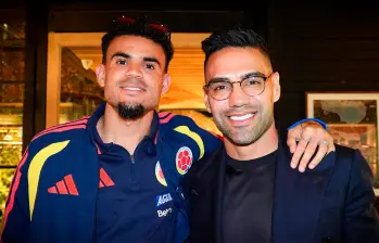 Falcao García junto a Luis Díaz, el referente actual de la Selección Colombia. FOTO: INSTAGRAM FEDERACIÓN