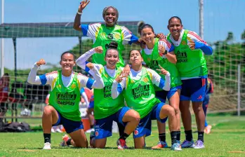 La Selección Colombia femenina sigue con sus entrenamientos en Santa Cruz de la Sierra, con miras al juego del viernes ante Bolivia. FOTO CORTESÍA FCF