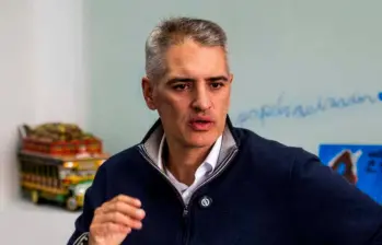 El gobernador de Antioquia, Andrés Julián Rendón, confirmó que los campeones de Juegos Intercolegiados recibirán becas académicas por sus logros deportivos. FOTO JULIO CÉSAR HERRERA 