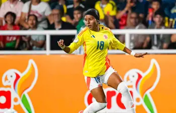 La joven Maura Henao, con tan solo 14 años, es una de las jugadoras destacadas de Colombia en el Sudamericano. FOTO FCF