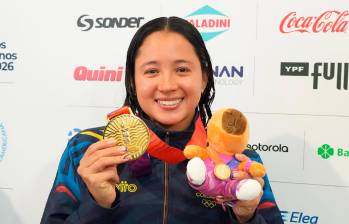 La antioqueña Daniela Zapata fue la primera colombiana en subir a lo más alto del podio en los Juegos Suramericanos de Santa Fe. FOTO @fecnacolombia