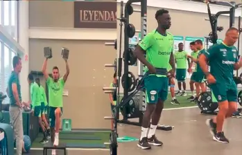 Daniel Muñoz y Dávinson Sánchez en el Centro de Alto Rendimiento de Atlético Nacional. FOTO PANTALLAZOS TOMADOS DEL VIDEO DE X