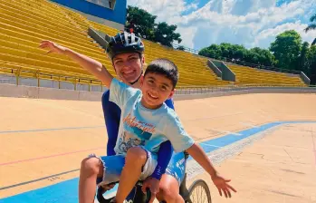 Juliana Gaviria y su hijo Maximiliano. FOTO INSTAGRAM JULIANA