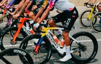 Egan vivió este jueves una jornada “tranquila” en el Giro. La alta exigencia se aproxima. FOTO X-INEOS
