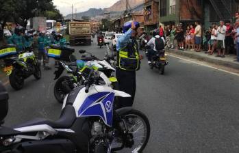 La Policía Judicial de la Secretaría de Movilidad de Medellín se desplazó hasta el sitio para hacer la inspección. FOTO: Cortesía 