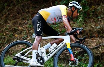 Egan Bernal, de 28 años, se mantiene en la lucha por los puestos de honor de la Vuelta a España. FOTO X-INEOS