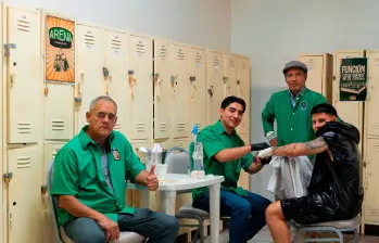 Daniel Arcila, quien en el camerino se ve junto a otros hombres que dejaron huella en León, como Martín César ‘El Chavo’ Peña y Marco Antonio ‘Chato’ Ferreira, ya está listo para dejar huella en el fútbol de México. Un gladiador en la cancha tendrá el equipo de James Rodríguez. FOTO X-CLUB LEÓN