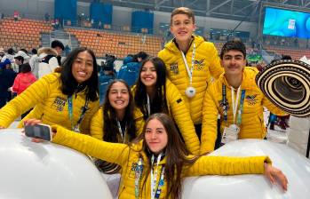 los deportistas colombianos durante la inauguración de los Juegos Olímpicos de Invierno. FOTO CORTESÍA 