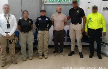 Nea Arias habría pretendido pasar los controles migratorios del aeropuerto José María Córdova como un ciudadano inadmitido, que arribó a Medellín con otras tres personas, para evadir las órdenes de captura que tenía. Foto: Cortesía