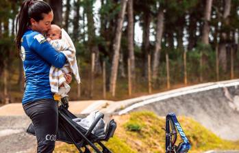 Mariana Pajón y su Théo, su gran motivación ahora para seguir dejando huella en el bicicrós mundial. FOTO Felipe Cano @pipecano_photo