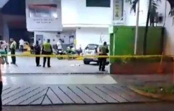 El explosivo afectó un cajero automático y un vehículo que estaba parqueado en la estación de gasolina. FOTO: Captura de video