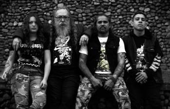 De izquierda a derecha: Maryanne Moreno (bajo), Víctor Raúl Jaramillo (voz), Camilo Vélez (guitarra) y Julián Vega (batería). Foto: Cortesía César Guerra.