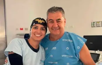 El técnico Jorge Polilla Da Silva tras ser atendido por la fractura de una costilla, en la previa al duelo por Copa Sudamericana entre América y Racing de Uruguay. FOTO TOMADA FACEBOOK AMÉRICA