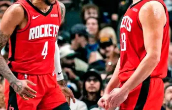 En el entretiempo del partido entre Houston Rockets con Philadelphia 76ers, se vivió un espectáculo en honor a Colombia. FOTO TOMADA X @NBA