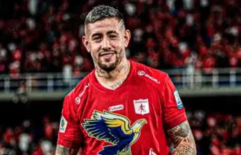 El delantero argentino Rodrigo Holgado mientras estuvo activo con América ganó varios premios como Jugador del Partido por sus goles y rendimiento. FOTO TOMADA @CervezaAguila