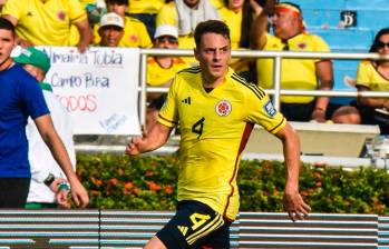 El futbolista antioqueño Santiago Arias ha jugado dos mundiales con la Selección Colombia: estuvo en Brasil 2014 y Rusia 2018. FOTO: TOMADA DEL X DE @FCFSeleccionCol