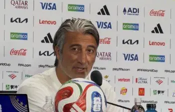 Murat Yakin, en conferencia de prensa: “Se nos castigó por un error. No había razón para la amonestación. No lo entiendo. Fue una situación inocente, no era una acción dañina. El árbitro nos castigó y alteró el partido”. FOTO: Tomada de redes.