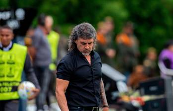 El técnico Leonel Álvarez cierra su capítulo como entrenador del Deportivo Pereira. La determinación, por “mutuo acuerdo” con el club, sorprendió a los seguidores matecañas. El paisa estuvo cerca de clasificar a la final. FOTO El Colombiano