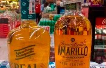 Licorera de Caldas demandará a la Fabrica de Licores de Antioquia por copiar presuntamente la botella de su Aguardiente Amarillo de Manzanares. Foto: Cortesía. 