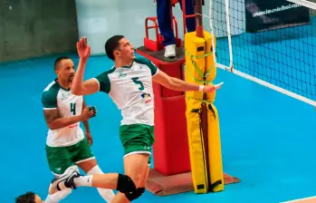Santiago Ruiz (5), jugador paisa con experiencia internacional. Ha sido medallista con Colombia. Aquí, en el triunfo para avanzar a semifinales. FOTO CAMILO SUÁREZ