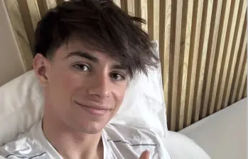 El motociclista colombo-español David Alonso es una de las promesas del motociclismo internacional. David Alonso publicó esta foto en sus redes tras el grave accidente de hace unas horas. Foto: tomada de redes.