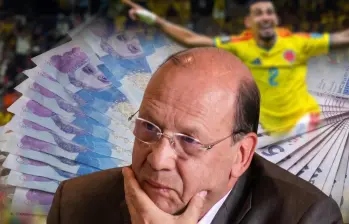 El costo de la deuda pública sigue bajando desde los máximos de mayo, pero todavía está en niveles históricamente altos, y la deuda total ya equivale a más de 60% de todo lo que produce el país en un año. En la foto el ministro de Hacienda, Germán Ávila. FOTO: Colprensa y Selección Colombia.