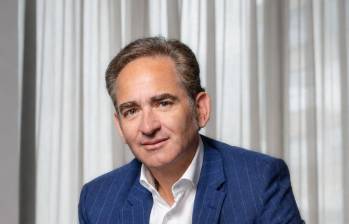Desde la Quinta de San Pedro Alejandrino, en Santa Marta, donde el mandatario Abelardo De la Espriella llevó a cabo este viernes la ‘Ceremonia del Renacer de Ecopetrol’, el nuevo presidente de la estatal petrolera, Joaquín Gutiérrez Caballero, pronunció un discurso previo a asumir el cargo el próximo lunes. FOTO: Cortesía.
