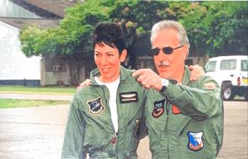 Pastrana y su cercanía con Epstein y Maxwell. FOTO Departamento de Justicia de los Estados Unidos