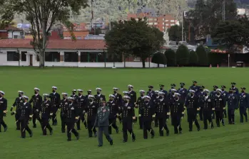 Oficiales del Ejército en ceremonia de ascenso. Foto: Colprensa