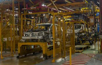 La fabricación de vehículos fue uno de los sectores industriales de desempeño negativo en 2023. FOTO Camilo Suárez 