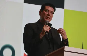Mauricio Gaona reconoció haber enfrentado amenazas en su último evento de presentación de su libro. Foto: Manuel Saldarriaga Quintero.