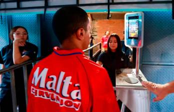 El experimento de reconocimiento facial el DIM hizo un simulacro con 1.000 aficionados de la barra Rexixtenxia Norte para el ingreso al Atanasio Girardot.FOTO MANUEL SALDARRIAGA 