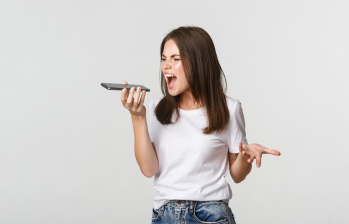 El 16 de abril se celebra el Día Mundial de la Voz. Foto: freepik