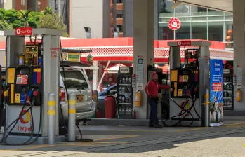 Estaciones de servicio en Colombia advierten que no cuentan con infraestructura ni reglamentación para aplicar el precio diferencial del diésel propuesto por el Gobierno. FOTO Camilo Suárez 
