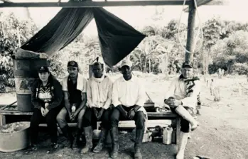 La última foto que se conoció en vida de las ocho víctimas de la reciente masacre de las disidencias de Farc en Calamar, Guaviare. FOTO cortesía