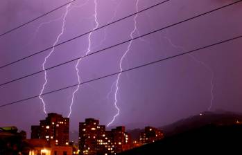 La recomendación es evitar las actividades al aire libre durante las tormentas eléctricas. FOTO HENRY AGUDELO 