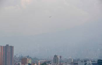 Desde el 17 de febrero el Valle de Aburrá se encuentra en episodio de contaminación atmosférica. A pesar de las lluvias, varios días las estaciones se han acercado al umbral considerado como de aire nocivo para la salud. FOTO: Juan Antonio Sánchez