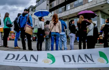 El Gobierno tiene como meta alcanzar un recaudo acumulado de $312,8 billones al cierre de diciembre. Foto: Colprensa