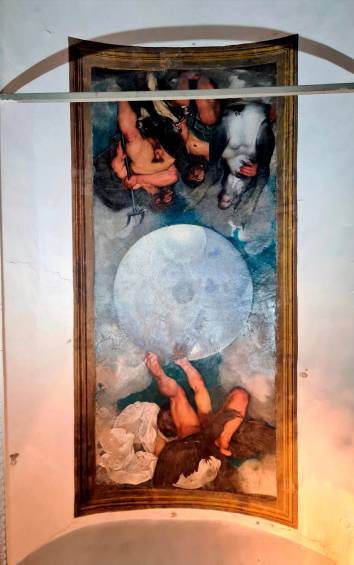 En el mural pueden verse a tres dioses latinos Júpiter, Neptuno y Plutón, los cuales fueron después símbolos de la alquimia Foto: EFE