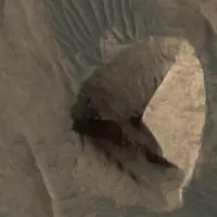 La imagen que desató la conversación no es reciente, en realidad, este punto de Marte fue identificado en 2001. FOTO: Nasa/JPL/University of Arizona