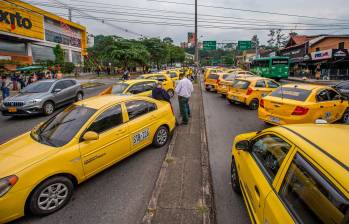 El Gobierno se encuentra estructurando la compensación que se entregará a los taxistas. FOTO ESNEYDER GUTIÉRREZ 