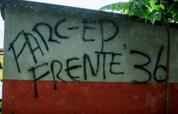 Grafiti intimatorio de las disidencias de las Farc en el Norte de Antioquia. FOTO: Camilo Suárez