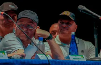 José Leonardo Muñoz Martínez, alias Douglas o “la Tía” (de gafas), es uno de los principales voceros de las bandas del Valle de Aburrá en la mesa de paz de la cárcel de Itagüí. FOTO: Cortesía