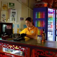 ”Pregunta por Ángela” es una estrategia creada para garantizar la seguridad de las mujeres en discotecas y entornos de fiesta. FOTO Cortesía Alcaldía de Medellín. 