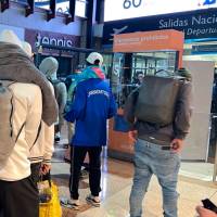 Las nueve personas del vecino país fueron deportadas con cumplimiento de todo el protocolo de respeto por sus derechos. FOTO TOMADA DE X